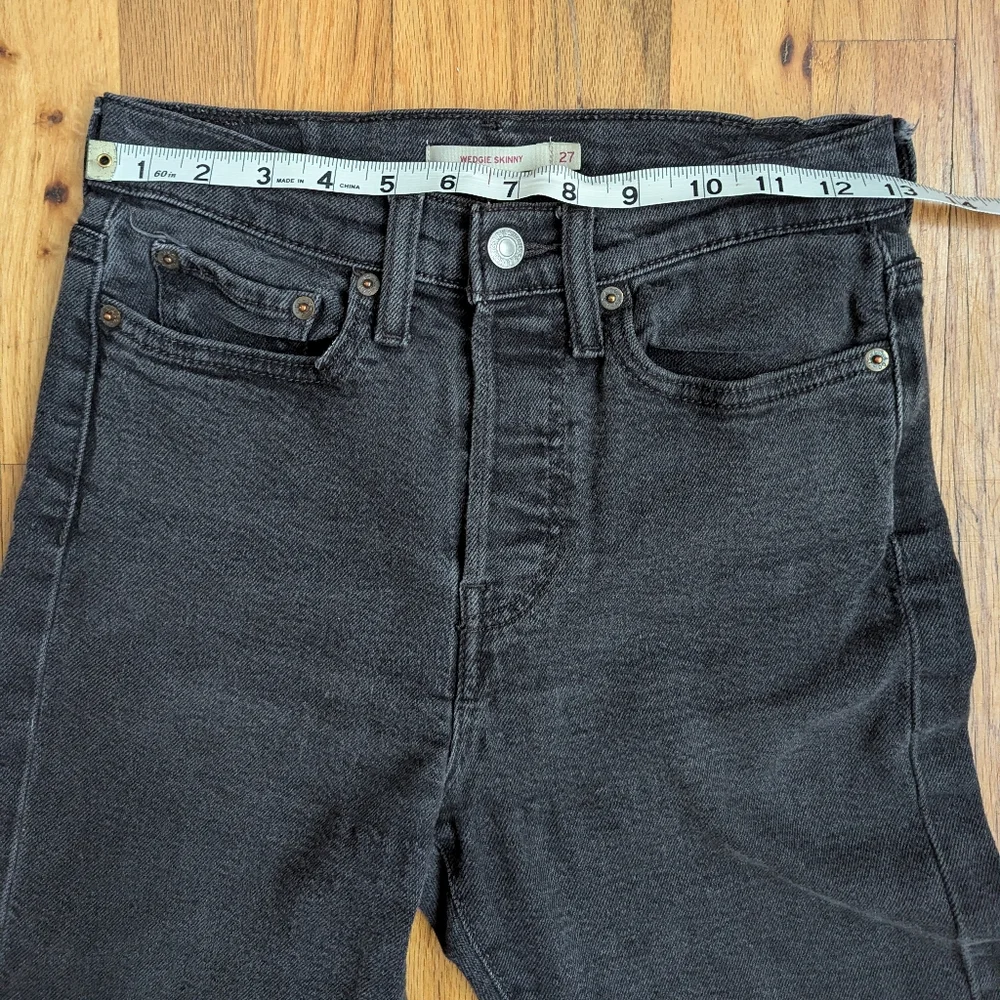 Levi's Wedgie Skinny Black Jeans